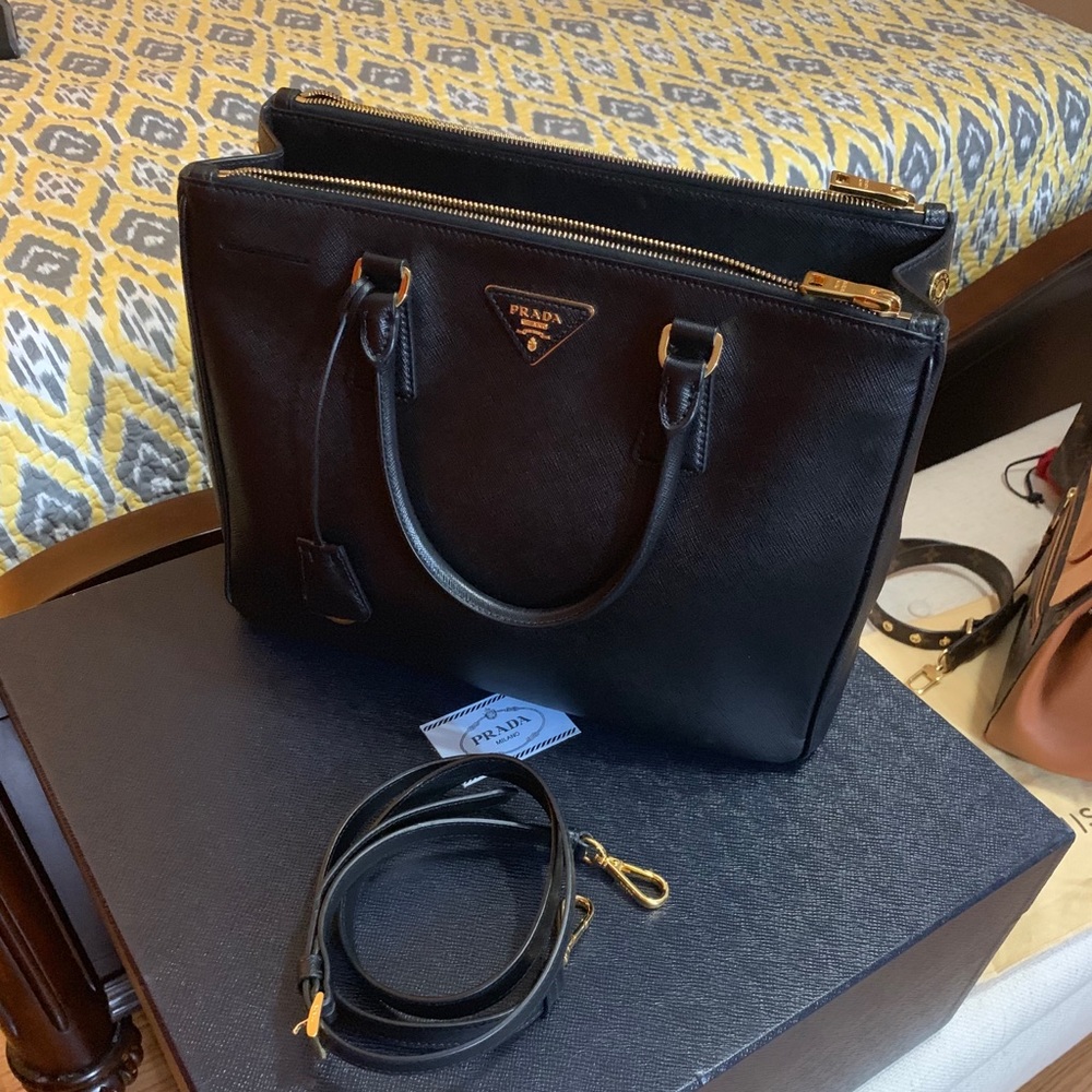 Handbags - Picture 2 of 2